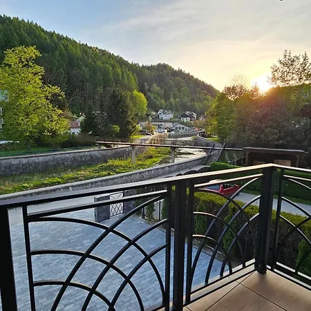 Willa Zacisze Szczawnica-Centrum Apart * שצ'בניצה